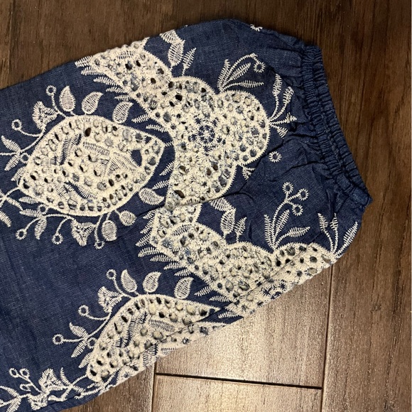 NWT Umgee Embroidered Chambray Top Medium Balloon Sleeve - Picture 7 of 9